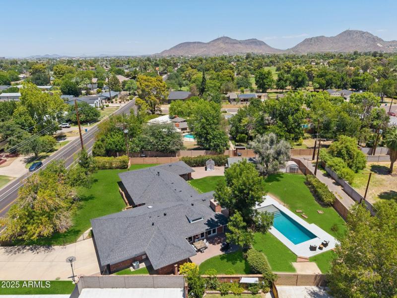 68-web-or-mls-N 15th Ave-L2706-066