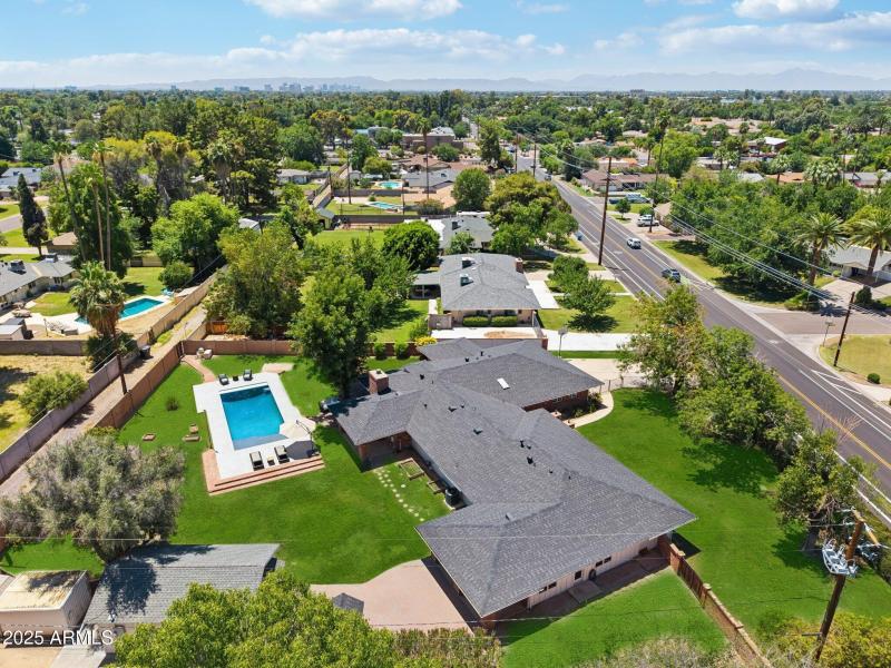 72-web-or-mls-N 15th Ave-L2706-070