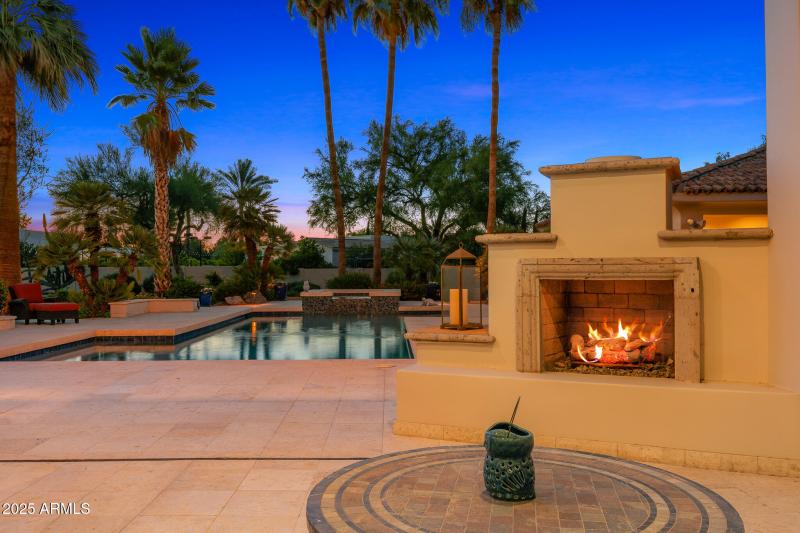 covered patio fireplace lounge