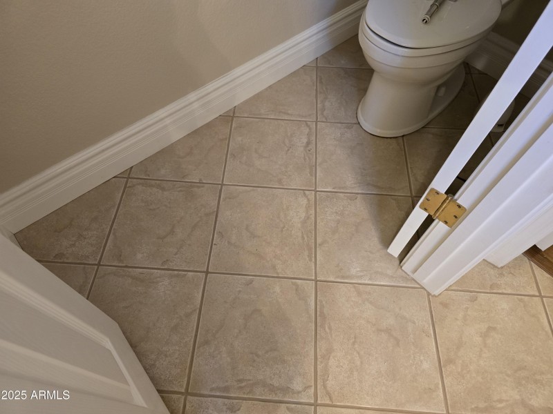 Primate Commode Room