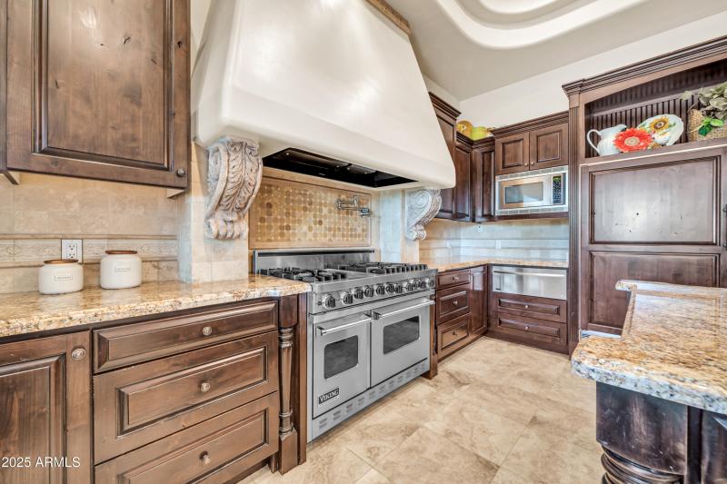 8024 E Lone Mountain Rd-32