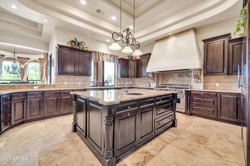 8024 E Lone Mountain Rd-34