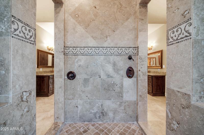 8024 E Lone Mountain Rd-43