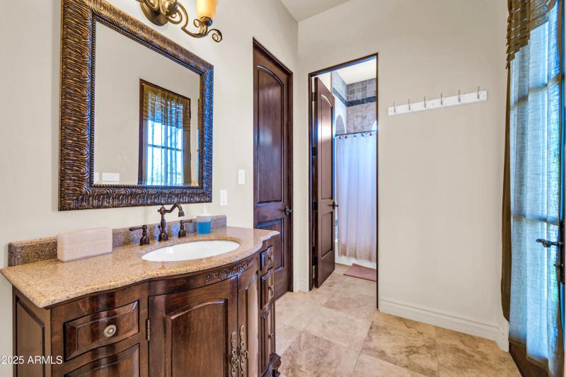 8024 E Lone Mountain Rd-60