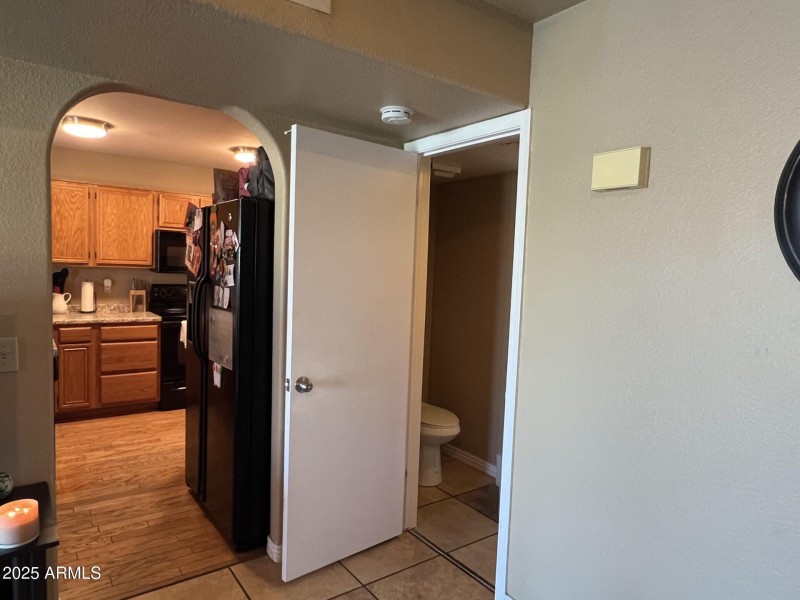 Half bath/downstairs