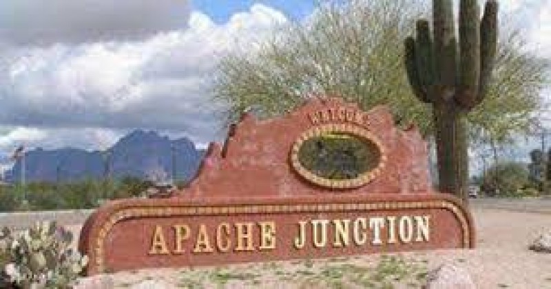 Apache Junction monument sign