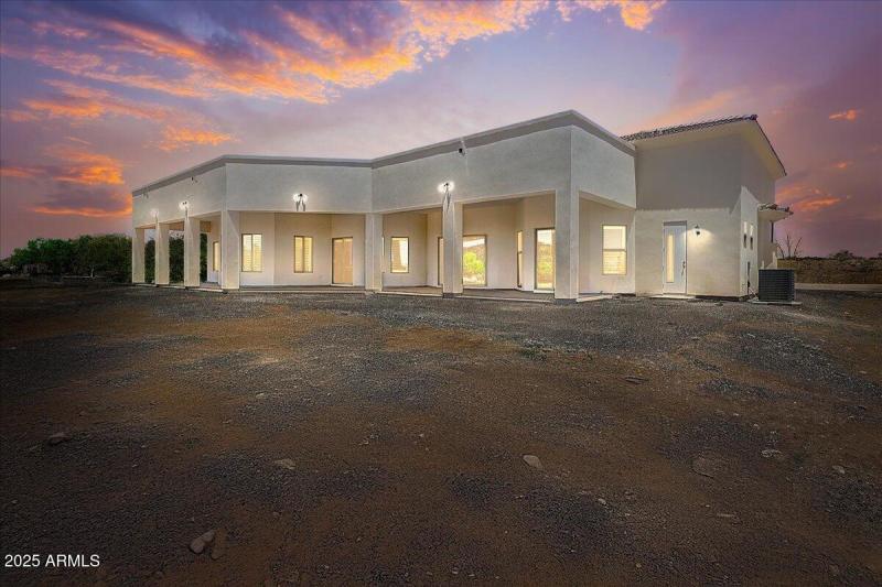 37-Backyard Twilight