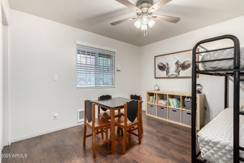Upstairs guest bedroom