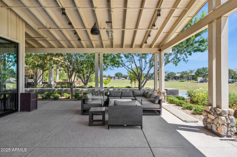 74-web-or-mls-19910-e-vallejo-st