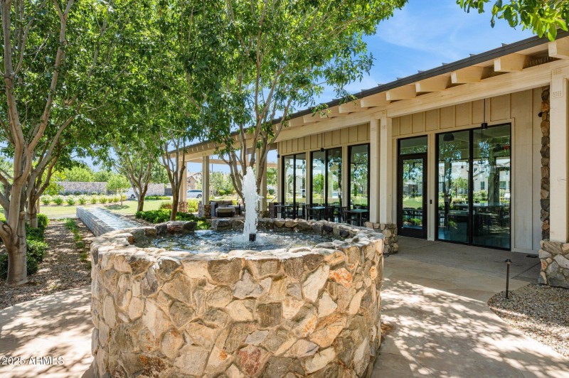 75-web-or-mls-19910-e-vallejo-st