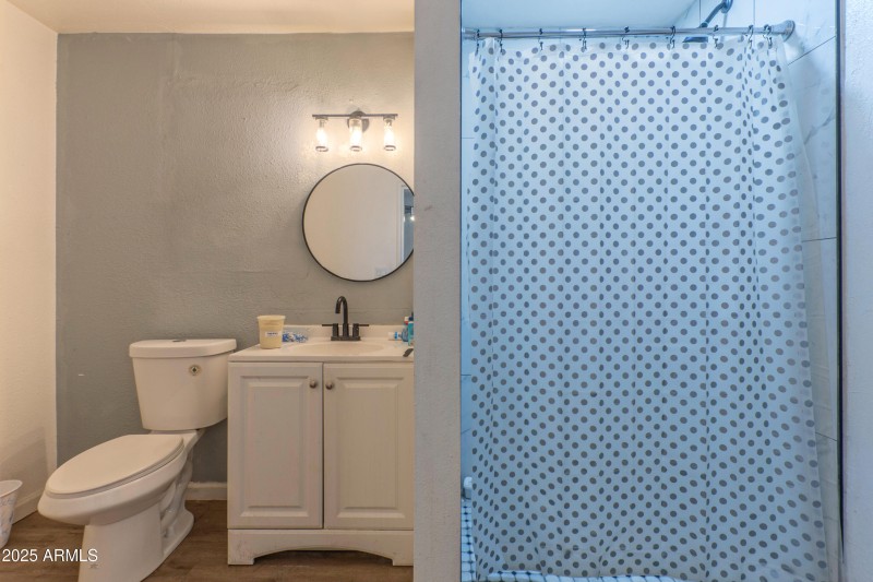 2608_w_pierson_st_16