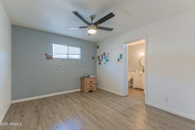 2608_w_pierson_st_15