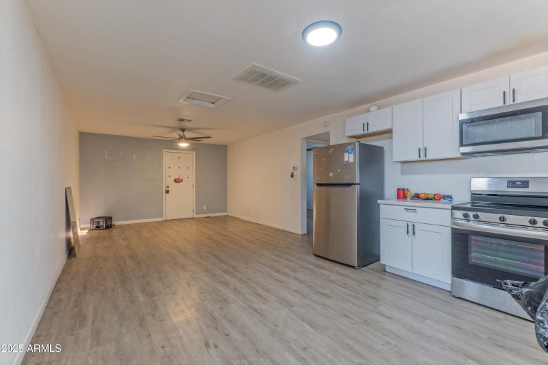 2608_w_pierson_st_13