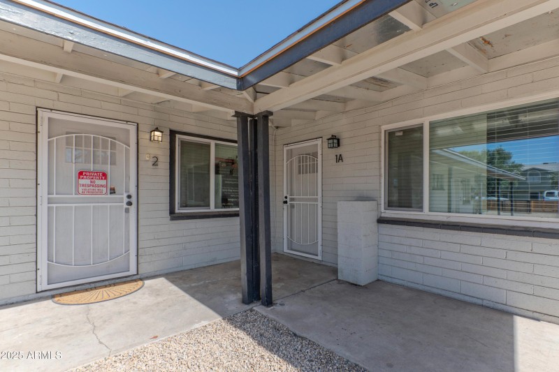 2608_w_pierson_st_08