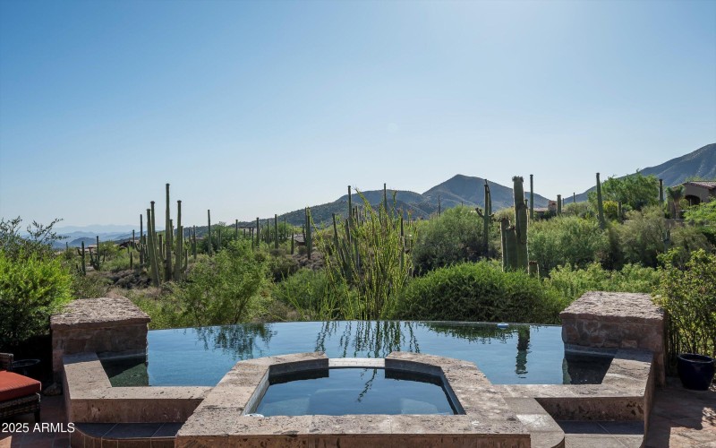 Private Pool and spa