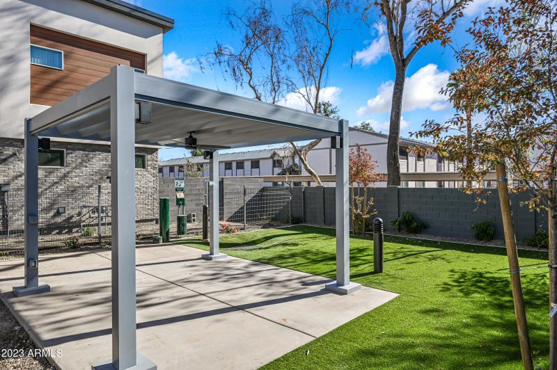 8-1027W5S-TFA-Community-ocupix