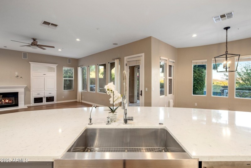 020_Kitchen Great Room Breakfast Noo