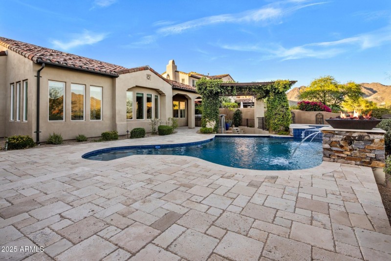 043_Pool Back of House