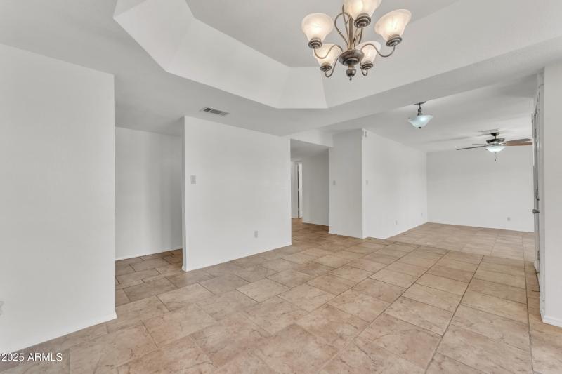 Huge and spacious entrance