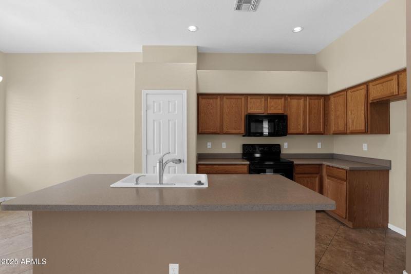 13-web-or-mls-P1235279