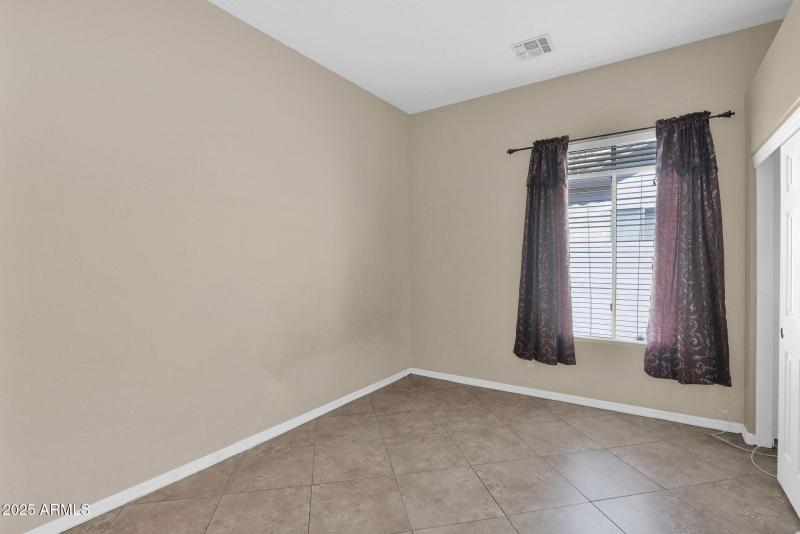 26-web-or-mls-P1235136