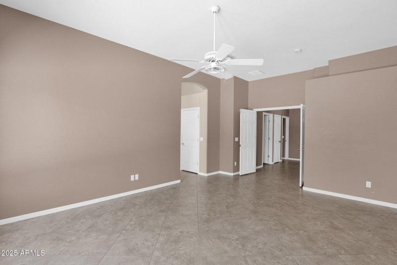 27-web-or-mls-P1235305