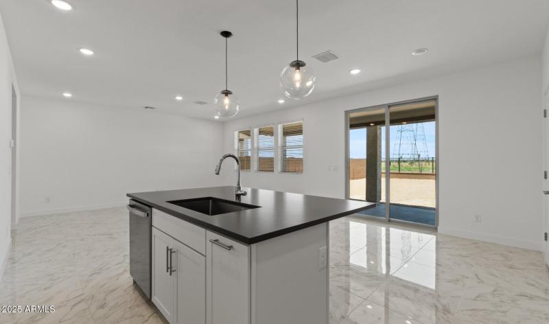 Manor Lot #48 Kitchen (1) (Large)