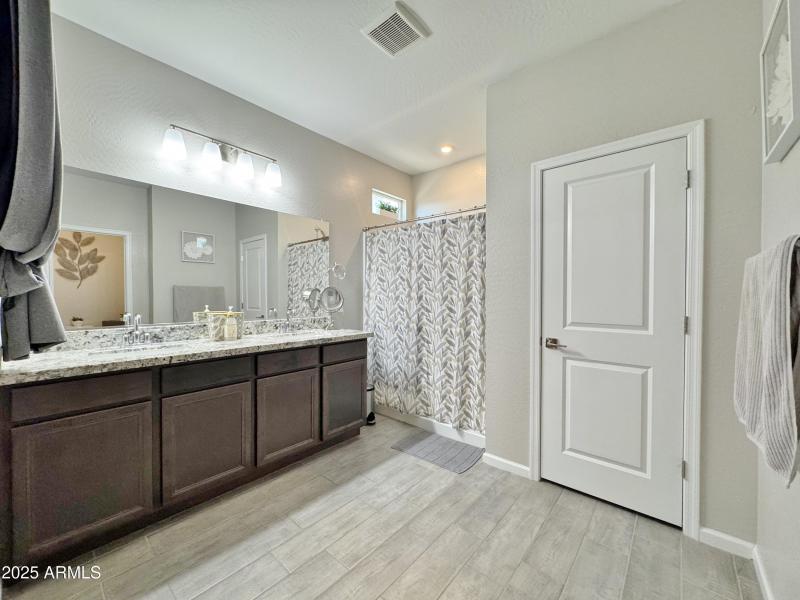 DBL Vanity Master Bath