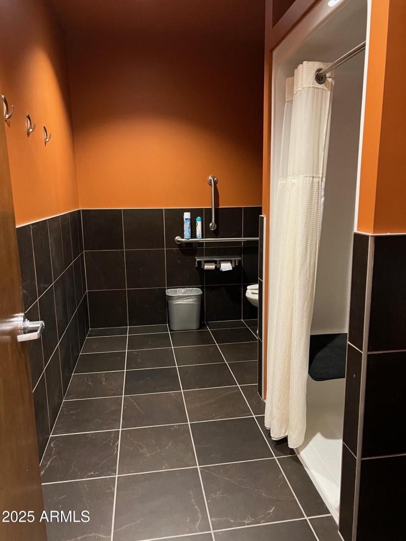 Private bath & shower room for tenants o