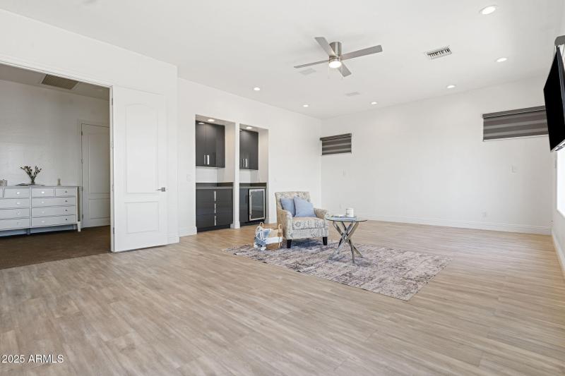 Primary suite bedroom