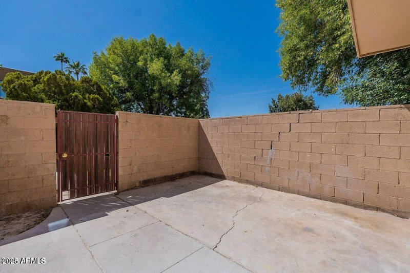 20230429020741476497000000-o