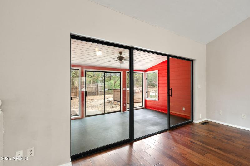 8-Living Room to Arizona Room