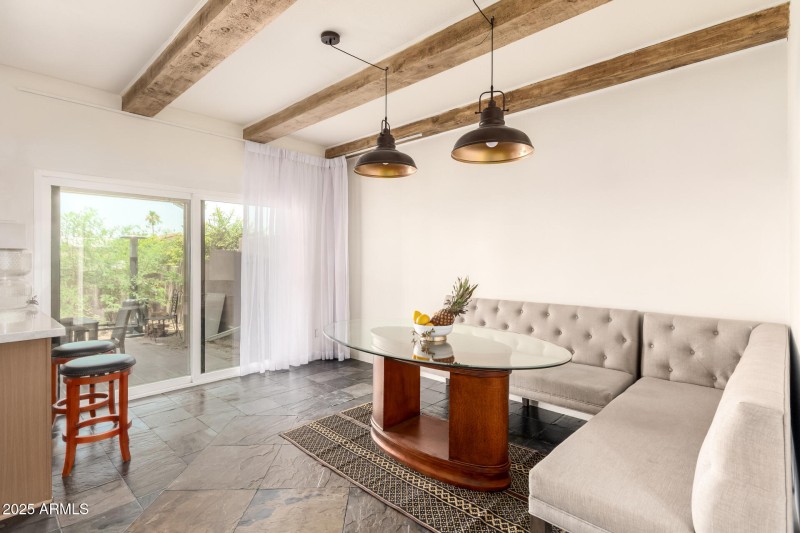 Dining nook/breakfast bar