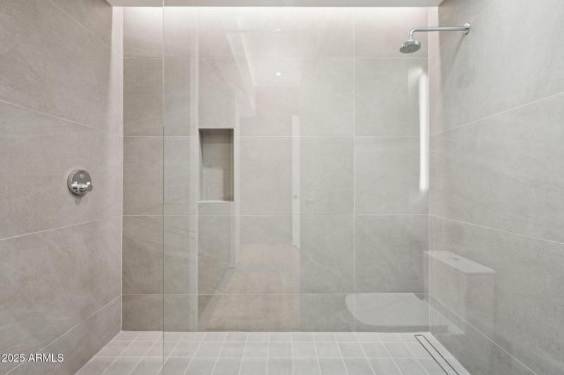 40-web-or-mls-24-jefferson-ct