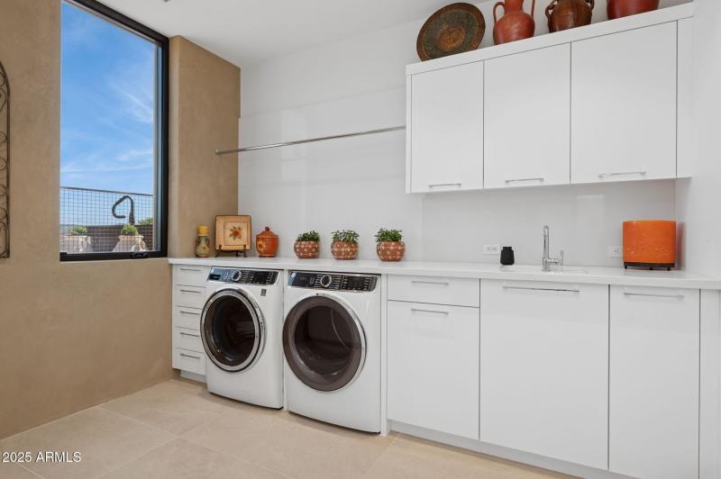 50-web-or-mls-24-jefferson-ct