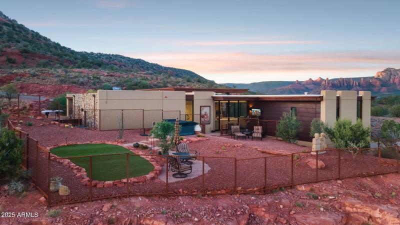 87-web-or-mls-24-jefferson-ct