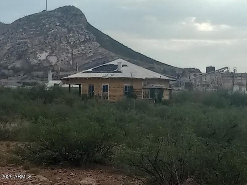 Hwy 80 old post ofice house