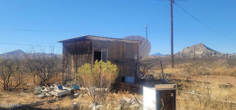 Hwy 80 storage shed