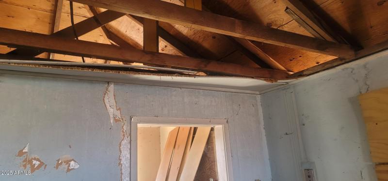 Hwy 80 interior of little house at the E