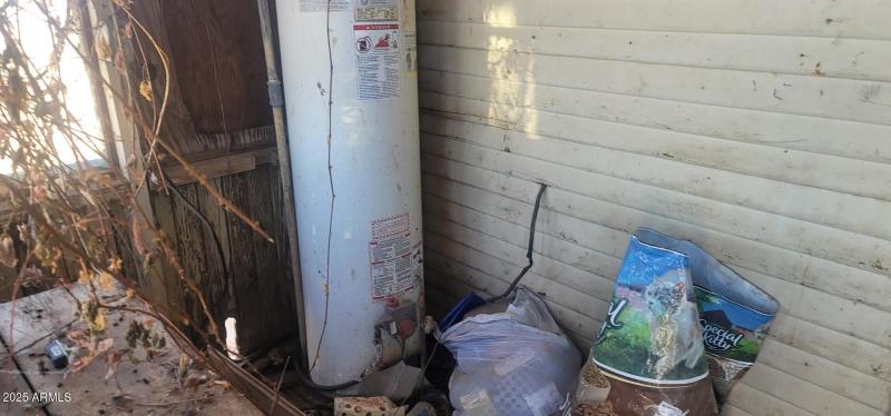 Hwy 80 former post office porch and old