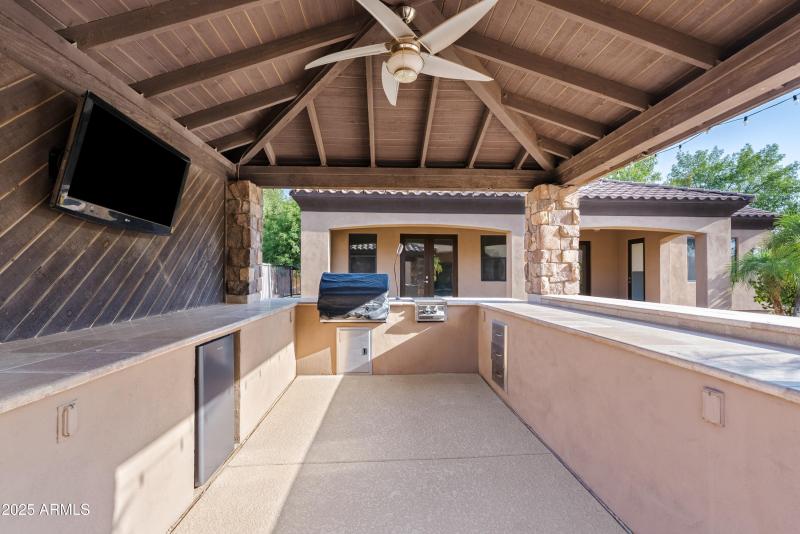 Outdoor bar and grill