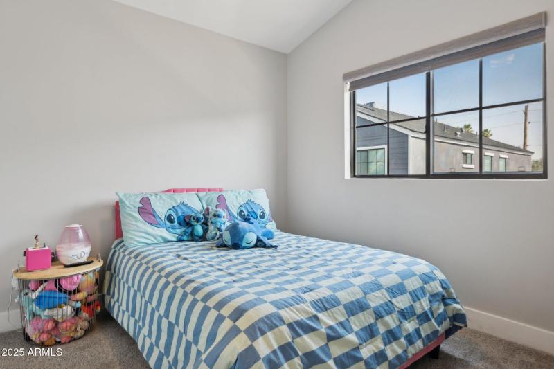 24-web-or-mls-2604-n-27th-st-1