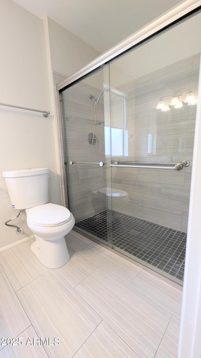 PXL_20250702_190855396.MP~2