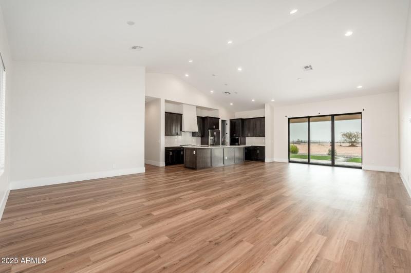 12407 N 189th Ave, 07-01 - 06