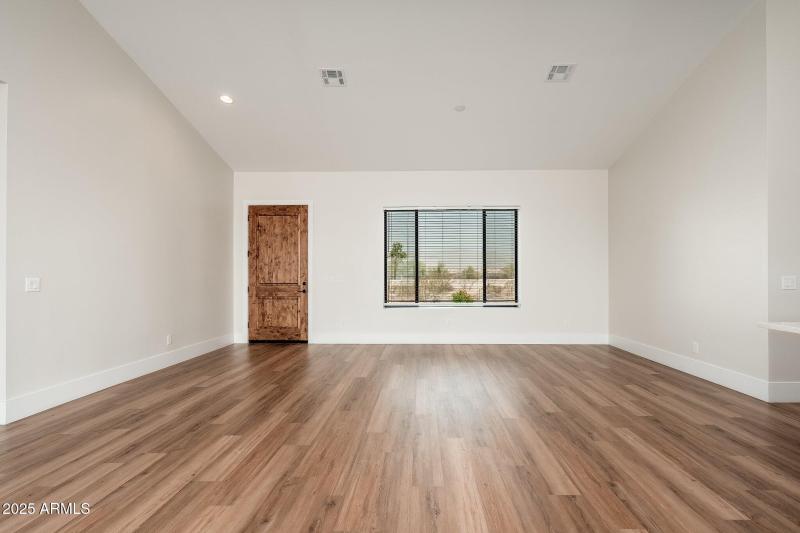 12407 N 189th Ave, 07-01 - 07