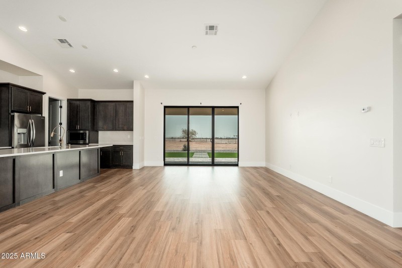 12407 N 189th Ave, 07-01 - 09