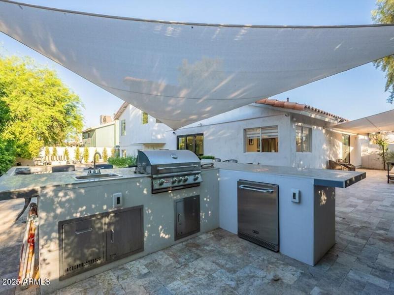 049_Outdoor Kitchen Area