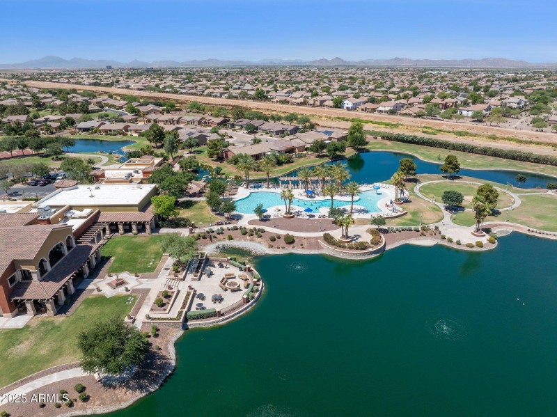 46-web-or-mls-42575-abbey-rd