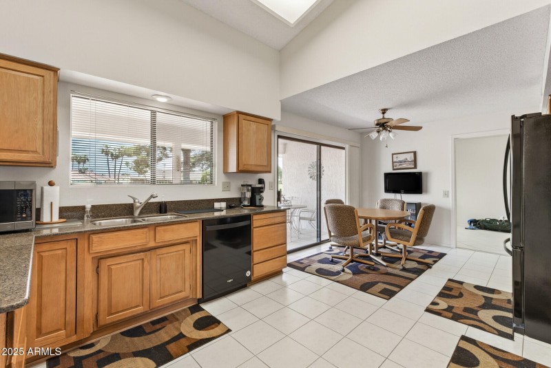 Kitchen / Dining Nook