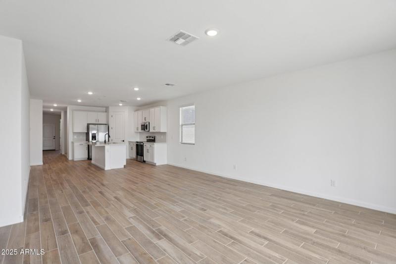 4-web-or-mls-La Senda Dr W-S0307-004